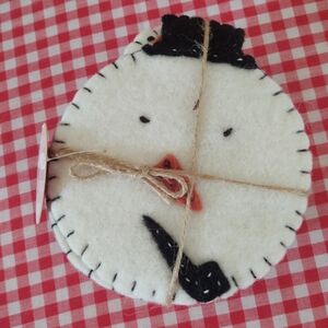 NWt FelT Snowman ⛄ Stitched Coasters by Demdaco~ 4•Pc SeT